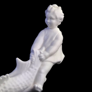 78740 PEXIDER EMIL HLAVICA FIGURA CHŁOPIEC Z RYBĄ (2).jpg