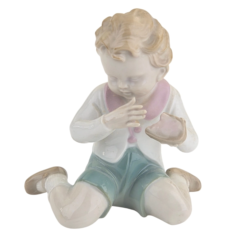 78822 GRÄFENTHAL THÜRINGEN FIGURKA CHŁOPCA JEDZĄCEGO CHLEB (1).jpg