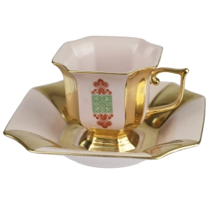 41131 CHODOV EMPÍR FILIŻANKA MOKKA Z RÓŻOWEJ PORCELANY CUDEŃKO O GRANIASTYM KSZTAŁCIE (1).jpg