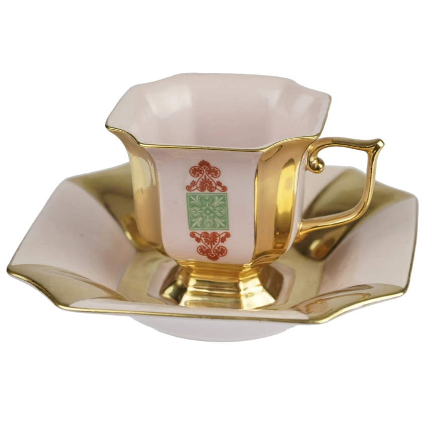 41131 CHODOV EMPÍR FILIŻANKA MOKKA Z RÓŻOWEJ PORCELANY CUDEŃKO O GRANIASTYM KSZTAŁCIE (1).jpg