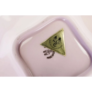 49067 CHODOV FILIŻANKA ZE SPODKIEM Z RÓŻOWEJ PORCELANY CUDEŃKO Z RELIEFAMI FASON REGINA (6).jpg