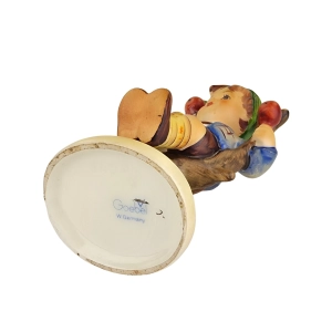 79383 GOEBEL I. HUMMEL FIGURKA CHŁOPCA NA JABŁONCE (5).jpg