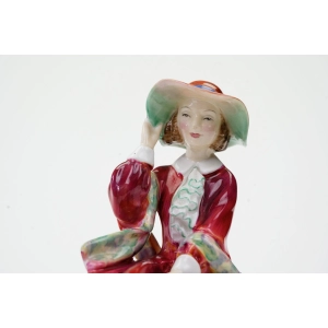 70203 ROYAL DOULTON FIGURKA NIEWIASTY W CZERWONEJ SUKNI TOP O’ THE HILL (2).JPG