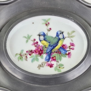 79417 SCHWARZENHAMMER PTASZKI NA PORCELANIE W CYNOWEJ RAMIE MODRASZKI ZWYCZAJNE (4).jpg