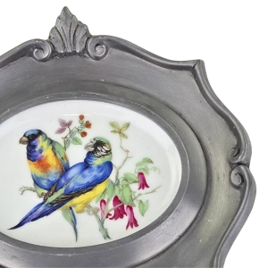 79419 SCHWARZENHAMMER PTASZKI NA PORCELANIE W CYNOWEJ RAMIE PAPUŻKAMI (3).jpg