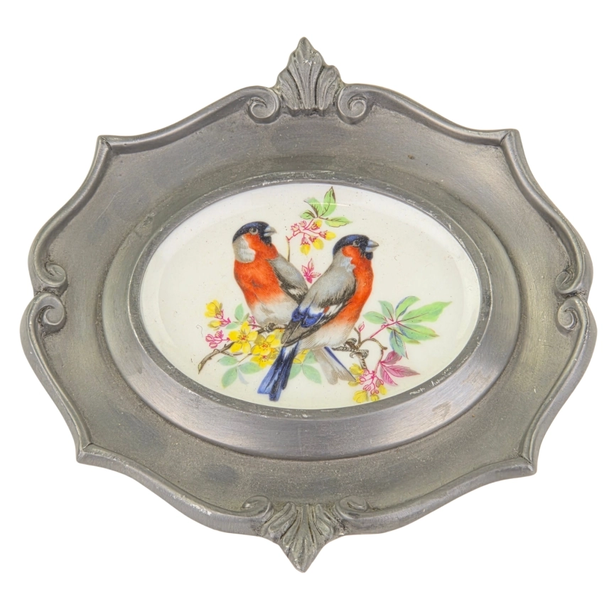 79420 SCHWARZENHAMMER PTASZKI NA PORCELANIE W CYNOWEJ RAMIE Z GILAMI (1).jpg