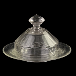 79537 ELEGANCKA MASELNICA Z GRANIASTĄ POKRYWĄ (2).jpg