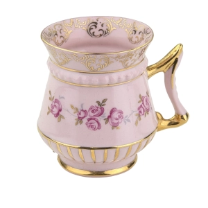 79610 UPAK CARLSBAD KUBEK FILIŻANKA Z RÓŻOWEJ PORCELANY W RÓŻYCZKI (1).jpg