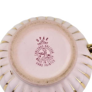 79610 UPAK CARLSBAD KUBEK FILIŻANKA Z RÓŻOWEJ PORCELANY W RÓŻYCZKI (9).jpg