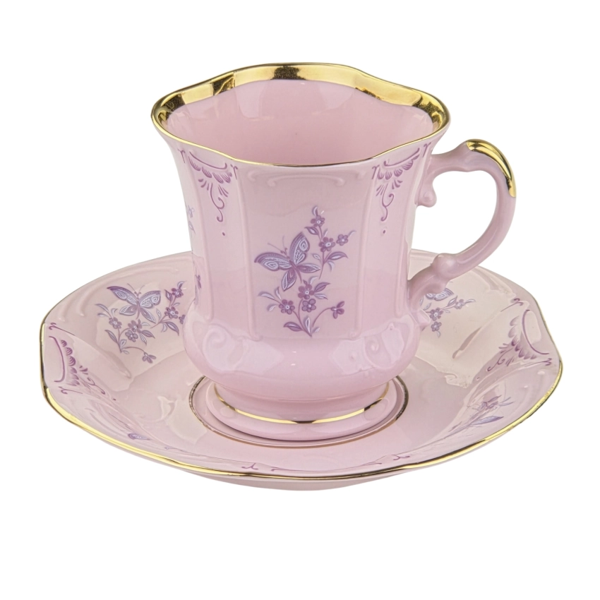 79624 STRUŽNA GRANIASTA FILIŻANKA ZE SPODKIEM Z RÓŻOWEJ PORCELANY FIOLETOWE KWIATKI I MOTYLKI (1).jpg