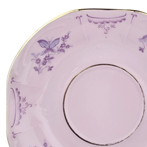 79624 STRUŽNA GRANIASTA FILIŻANKA ZE SPODKIEM Z RÓŻOWEJ PORCELANY FIOLETOWE KWIATKI I MOTYLKI (11).jpg
