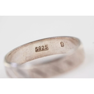 79663 SREBRO OBRĄCZKA Z RYTOWANYM WZOREM R. 18,5 WAGA 2,7 G PR. 925 (3).jpg