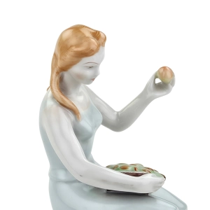 79856 HOLLOHAZA CUDOWNA RĘCZNIE MALOWANA FIGURA DZIEWCZYNY SPRZEDAJĄCEJ JABŁKA (3).jpg