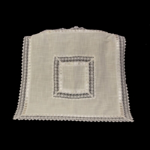 GIPIUROWA KORONKA STYLIZOWANY KREMOWY OBRUS 84 X 81CM